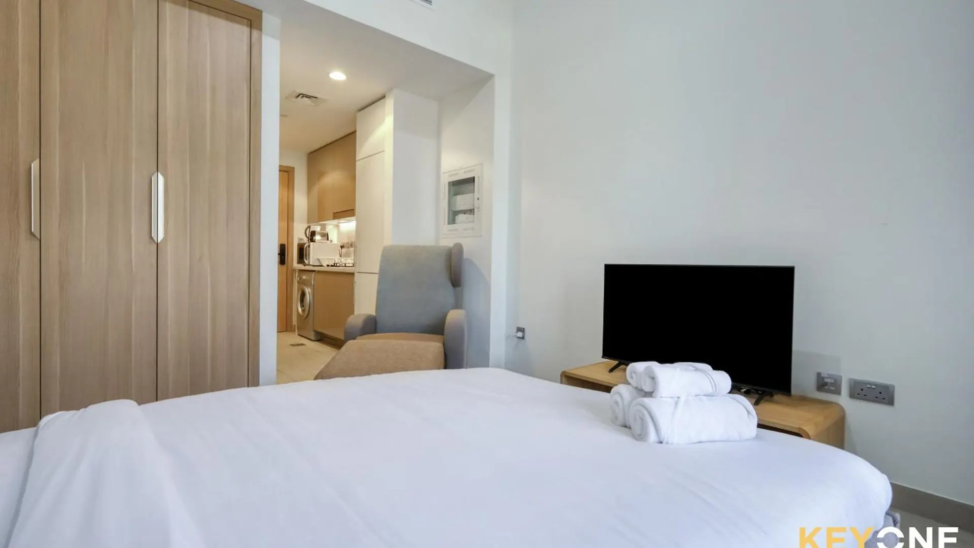 Apartment Chic Modern Studio In Azizi Riviera