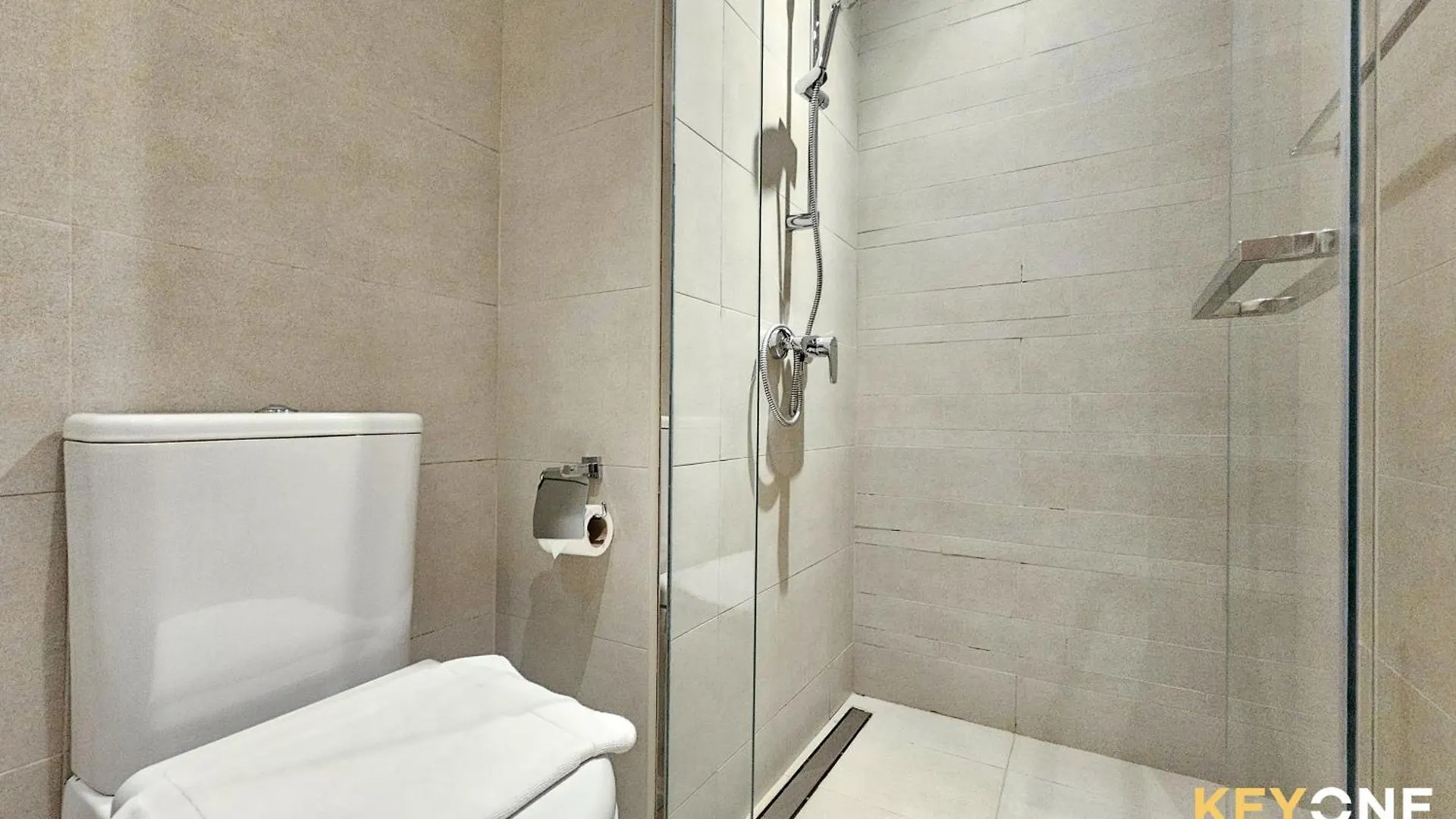 Chic Modern Studio In Azizi Riviera